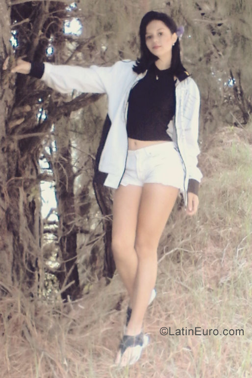 Date this hot Venezuela girl Jenny from Caracas VE1056