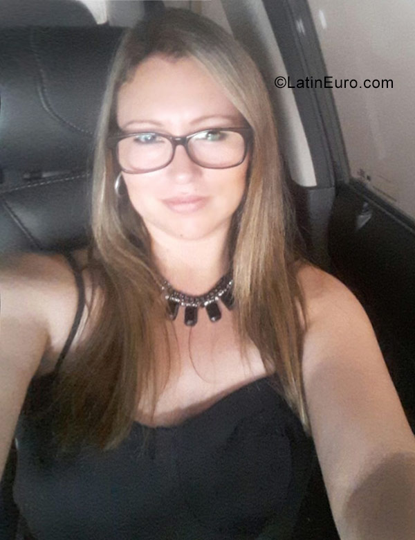 Date this good-looking Colombia girl Catalina from Bogota CO22660