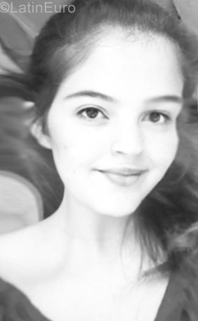 Date this gorgeous Venezuela girl Karen from Agua Fria VE1065