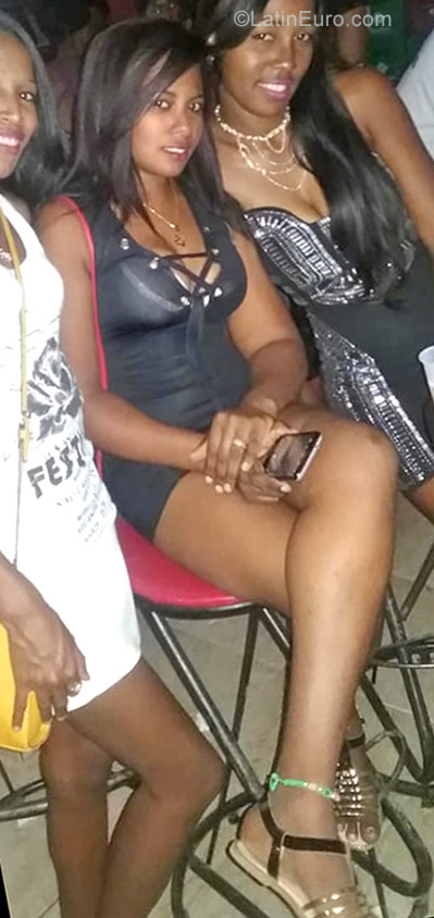 Date this foxy Dominican Republic girl Carolina from Santo Domingo DO30666