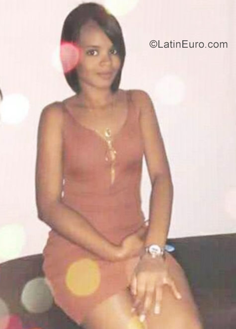 Date this fun Dominican Republic girl Ani from Santo Domingo DO30704