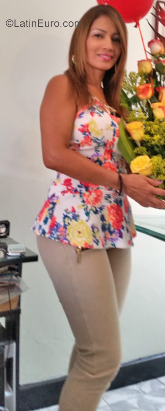 Date this lovely Colombia girl Martha from Cali CO22740