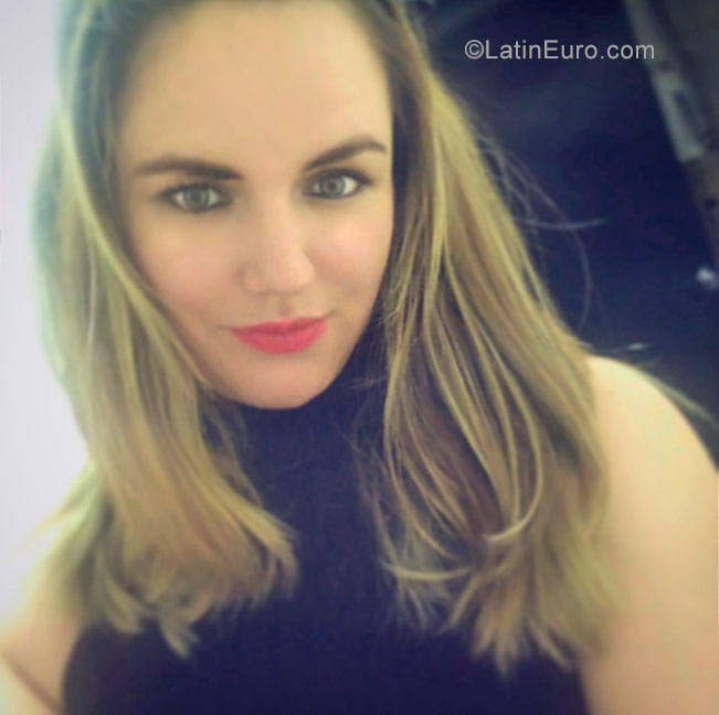 Date this foxy Colombia girl Diana from Medellin CO22744