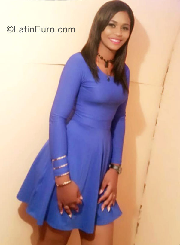 Date this pretty Dominican Republic girl Merly from Santiago DO30725