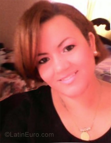 Date this sultry Dominican Republic girl Crismell from Santo Domingo DO30769