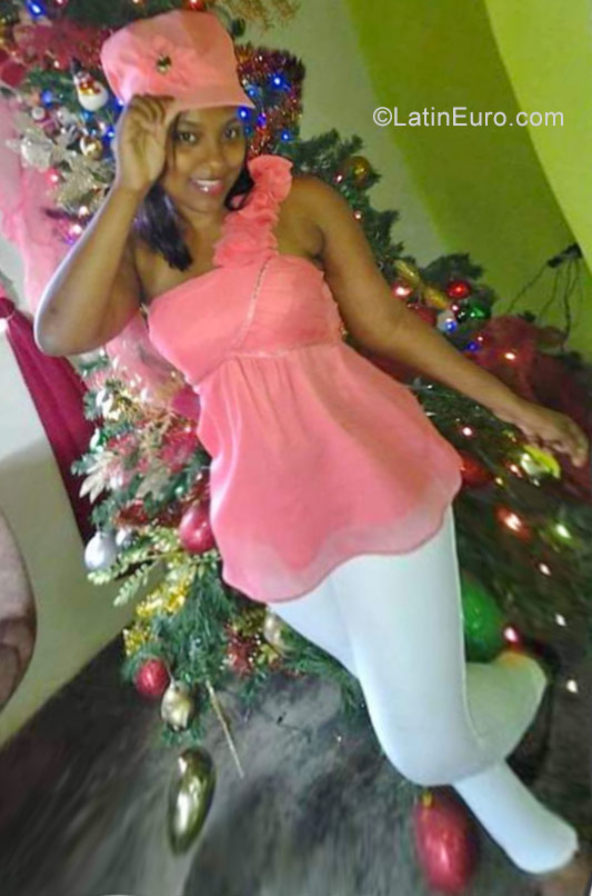 Date this good-looking Dominican Republic girl Aurelia from Santiago DO30797
