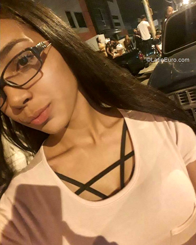 Date this nice looking Venezuela girl Ana sofia from Tachira VE1108