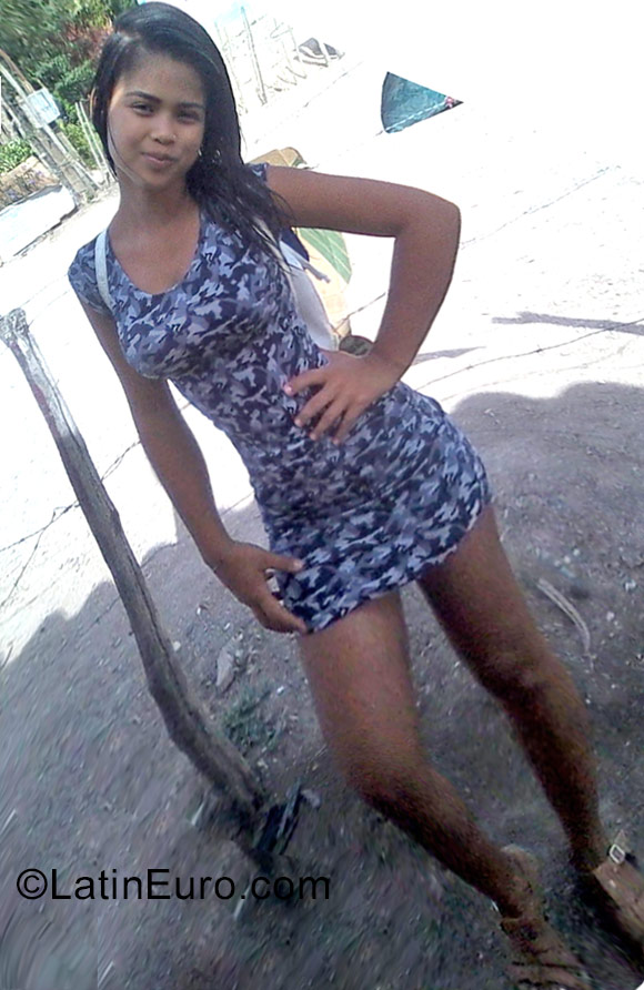 Date this nice looking Venezuela girl Frances from Barquisimeto VE1113