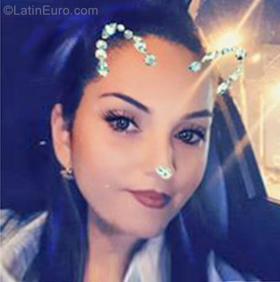 Date this foxy Colombia girl Caty from Cartagena CO22841