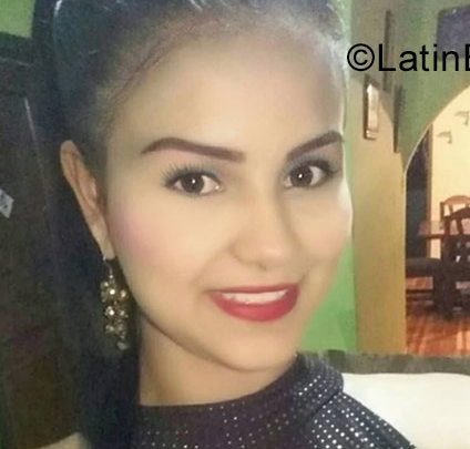 Date this sultry Venezuela girl Seleni from Barinas VE1139