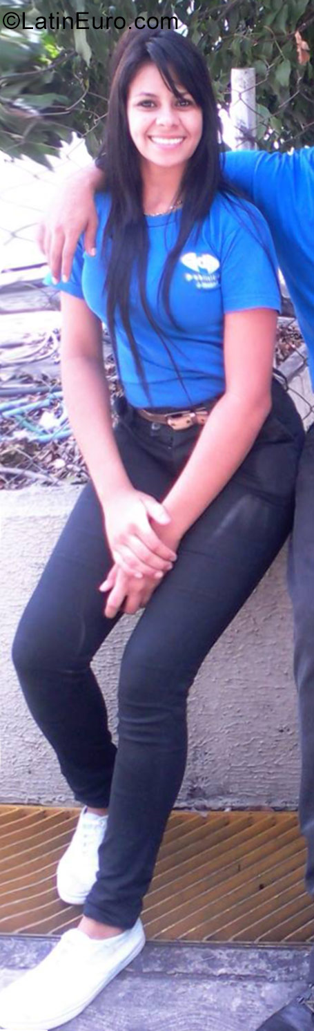 Date this cute Venezuela girl Grey from Caracas VE1143