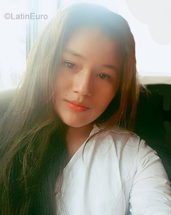 Date this lovely Bolivia girl Elisa from Santa Cruz BO26