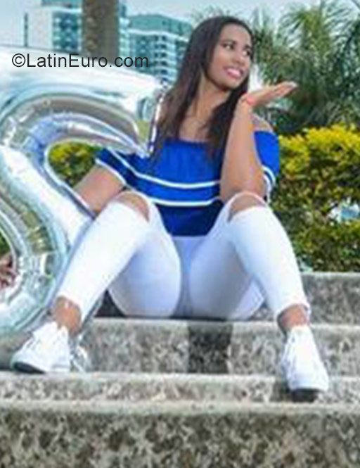 Date this happy Panama girl Diamantina from Panama Cita PA1098