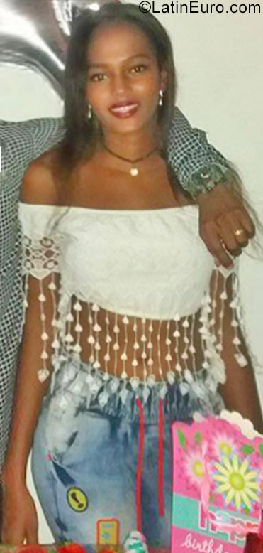 Date this gorgeous Colombia girl Dayan from Cali CO22933