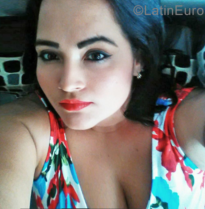 Date this good-looking Colombia girl Johana from Bucaramanga CO22954