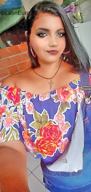 Date this charming Brazil girl Ana from Rio de Janeiro BR10387