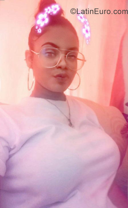 Date this cute Dominican Republic girl Eneais from Santo Domingo DO30996