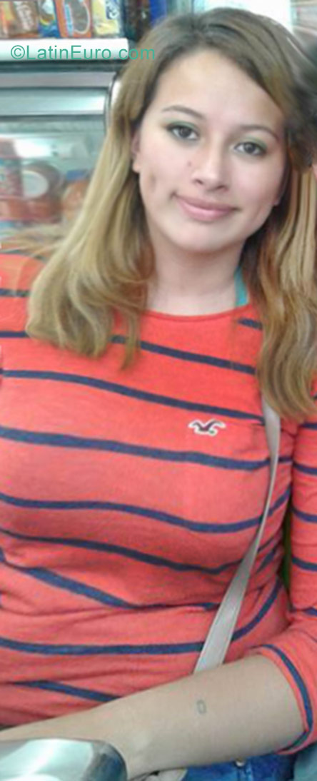 Date this georgeous Colombia girl Joanna from Bogota CO22970