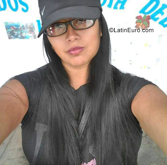 Date this sensual Peru girl Silvia from Lima PE1189