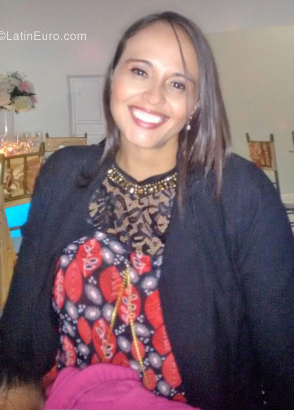 Date this charming Colombia girl Maryury from Neiva CO23016