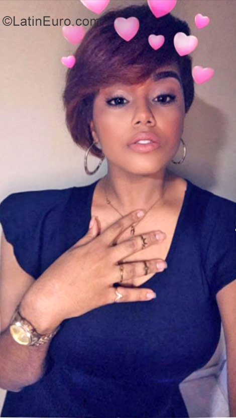 Date this happy Dominican Republic girl Solanyi from San Francisco De Macoris DO31044