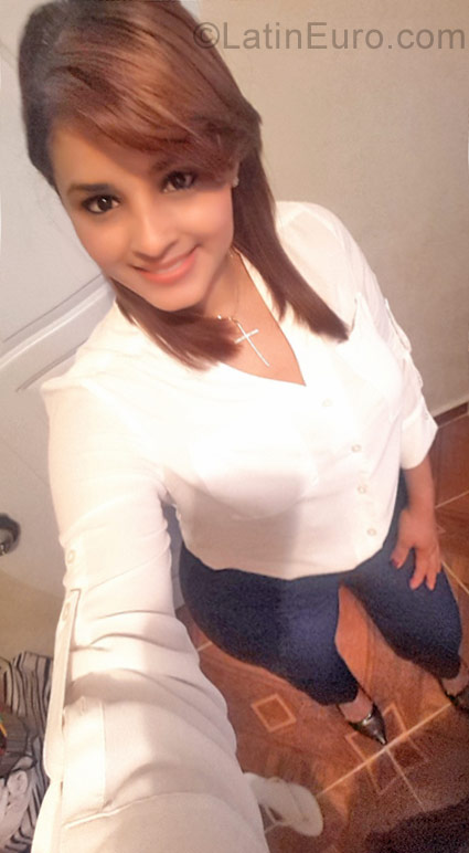 Date this gorgeous Dominican Republic girl Jenni suarez from Santiago DO31055