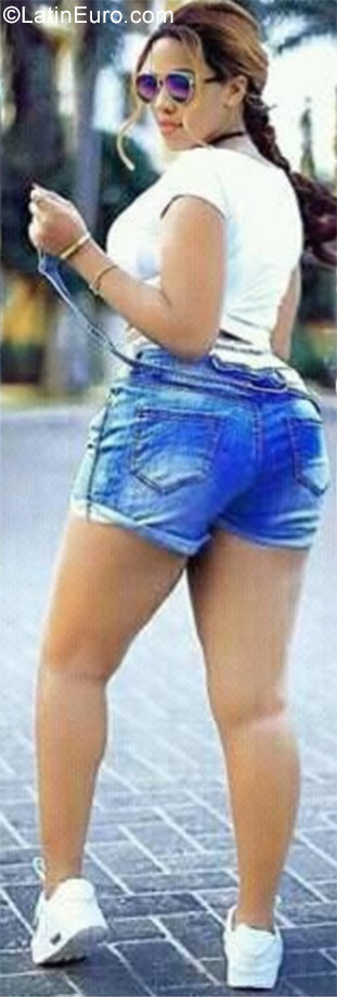 Date this delightful Cameroon girl Lizzy from Yaounde CM259