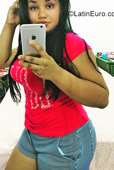 Date this hot Dominican Republic girl Amanda from Santo Domingo DO31134