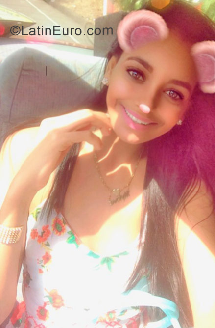 Date this hot Dominican Republic girl Kieny from Moca DO31150