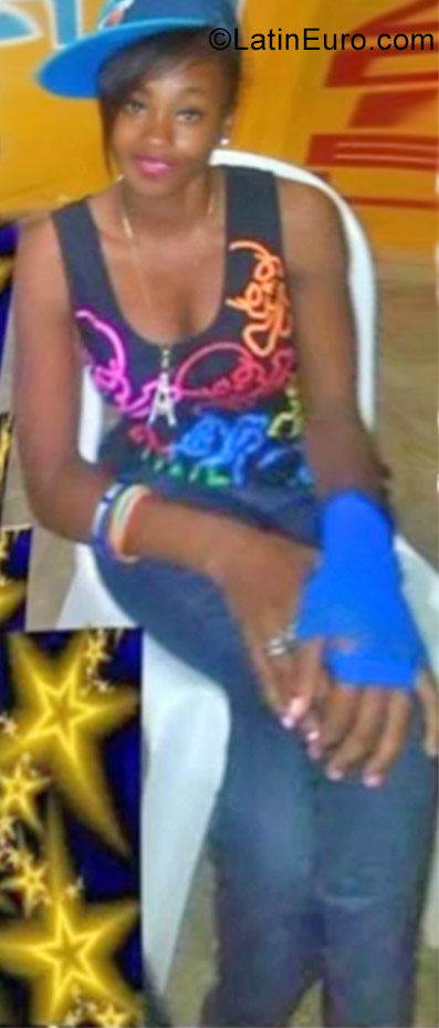 Date this sensual Dominican Republic girl Gisselle from Santo Domingo DO31183