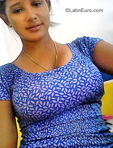 Date this attractive Dominican Republic girl Eva marina from Punta Cana DO31223