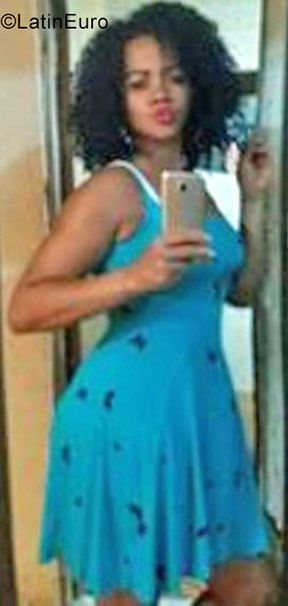 Date this foxy Brazil girl CHOCOLATE - Juliana from Rio De Janeiro BR10419