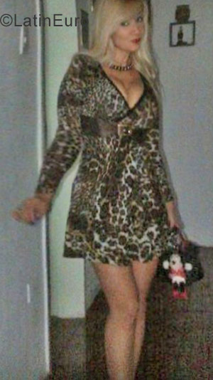 Date this stunning Colombia girl Maya305 from Floridablanca CO23165