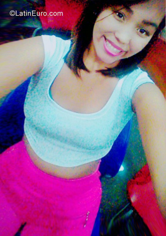 Date this pretty Venezuela girl Alexandra from Cumana VE1280