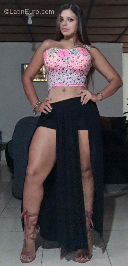 Date this good-looking Colombia girl Yuly from Cali CO25474