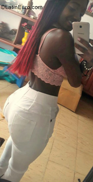 Date this lovely Colombia girl Morelia from Cali CO23189