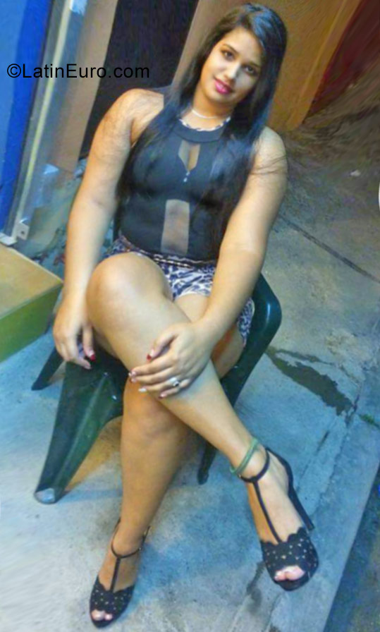 Date this fun Dominican Republic girl Susan from Santo Domingo DO31308
