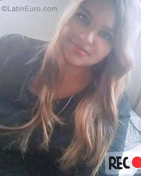 Date this nice looking Honduras girl Gabriela from San Pedro Sula HN2430