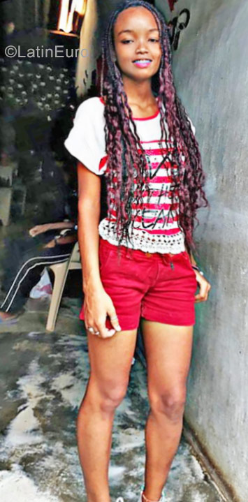 Date this sultry Colombia girl Luisa from Medellin CO23212