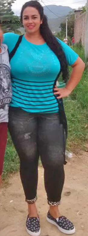 Date this voluptuous Colombia girl Patricia from Ocana CO23219