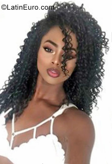 Date this georgeous Colombia girl Dana from Cali CO23220