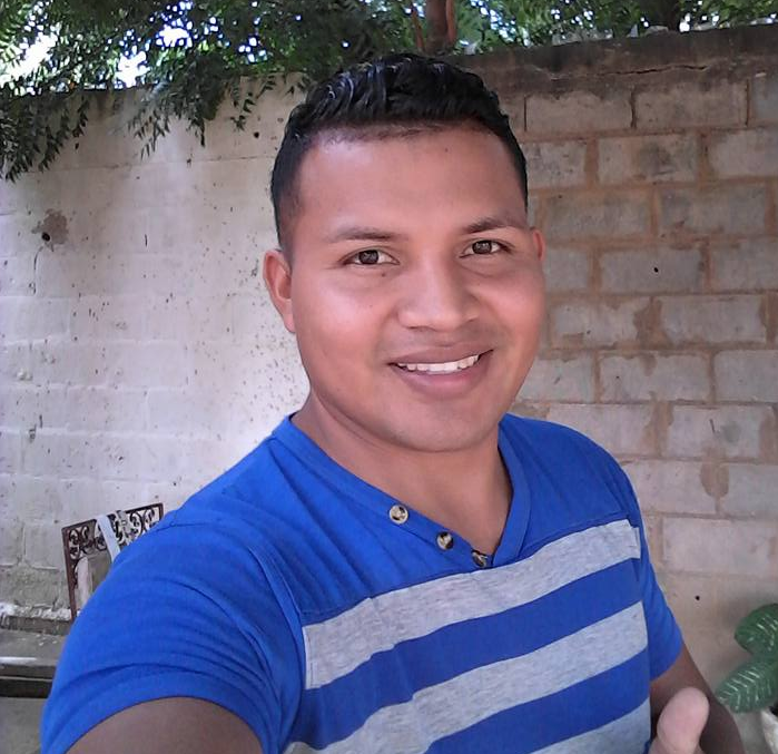 Date this georgeous Venezuela man Adrian from maracaibo VE1307