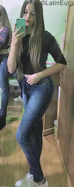 Date this good-looking Argentina girl Macarena from Buenos Aires AR119