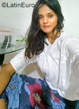 Date this happy Colombia girl Keyla from Armenia CO23296