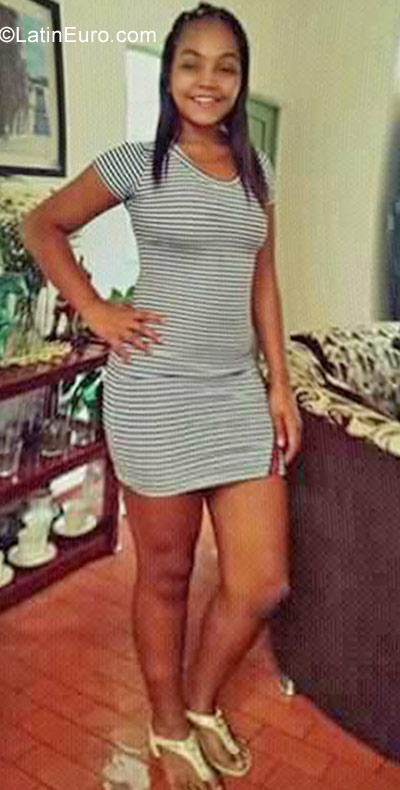 Date this passionate Colombia girl Laura from Cali CO23303