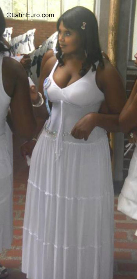 Date this sensual Colombia girl Sulima from Buenaventura CO23370