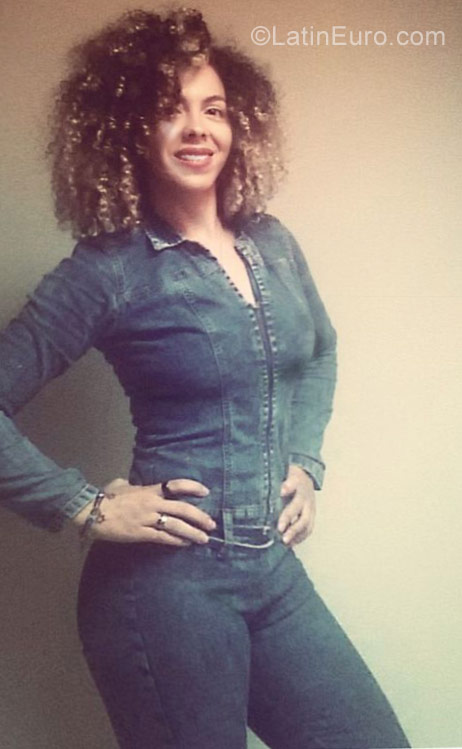 Date this funny Colombia girl Yaki from Medellin CO23382