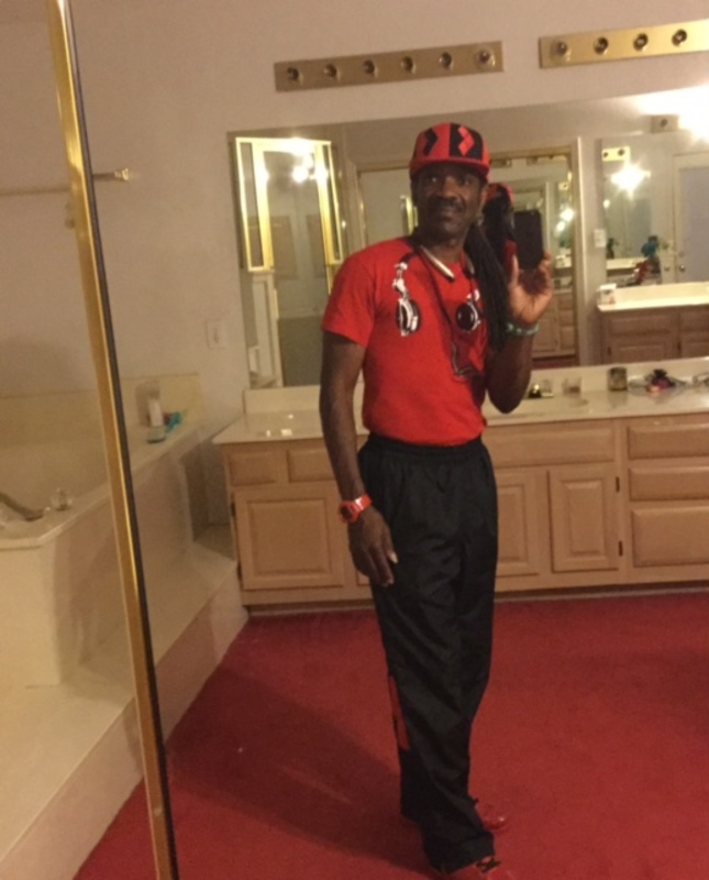 Date this foxy United States man Yendis from Plano US19075