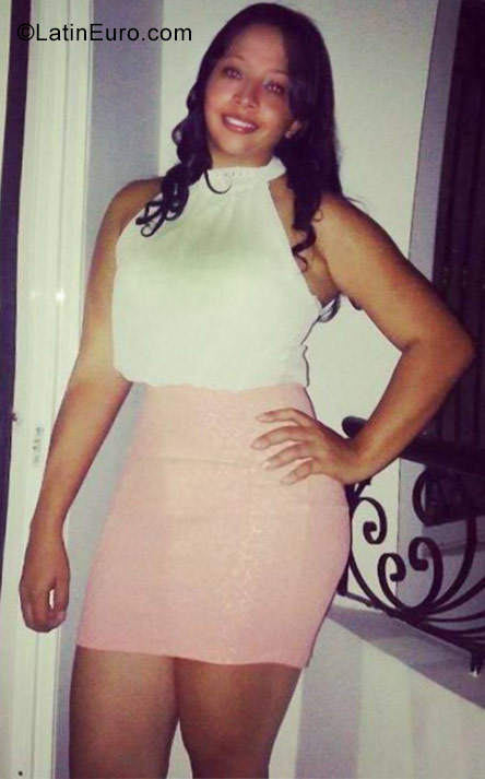 Date this pretty Colombia girl Katherine from Cali CO23400