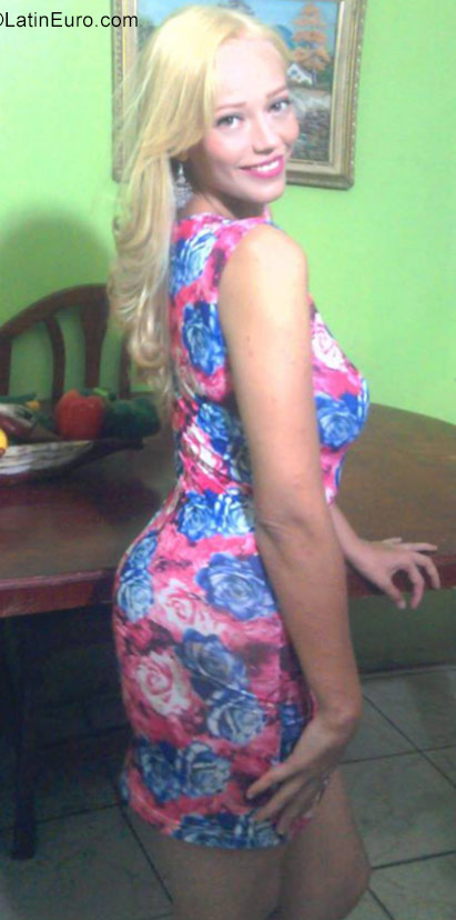Date this athletic Venezuela girl Sinai from Caracas VE1371